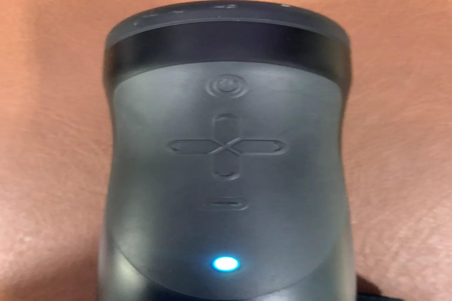 Dieser Bildschirm zeigt, wo sich die LED für den Bluetooth-Modus bei älteren Versionen von The Handy befindet.