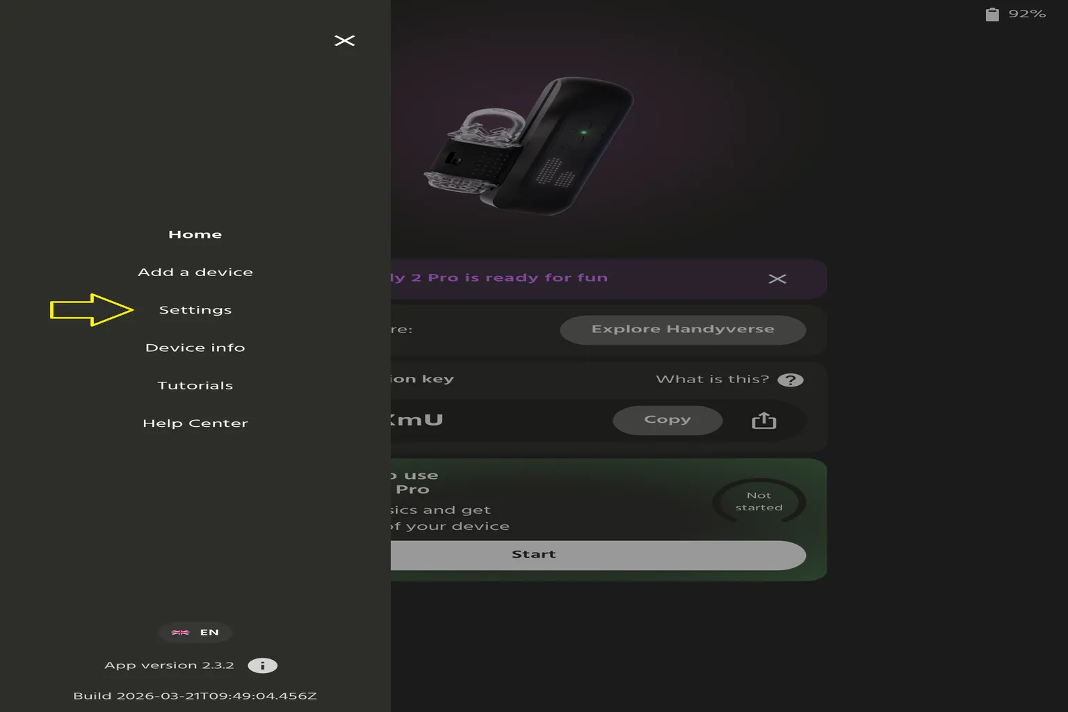 Handy-App Hauptmenü mit hervorgehobener Settings-Option.