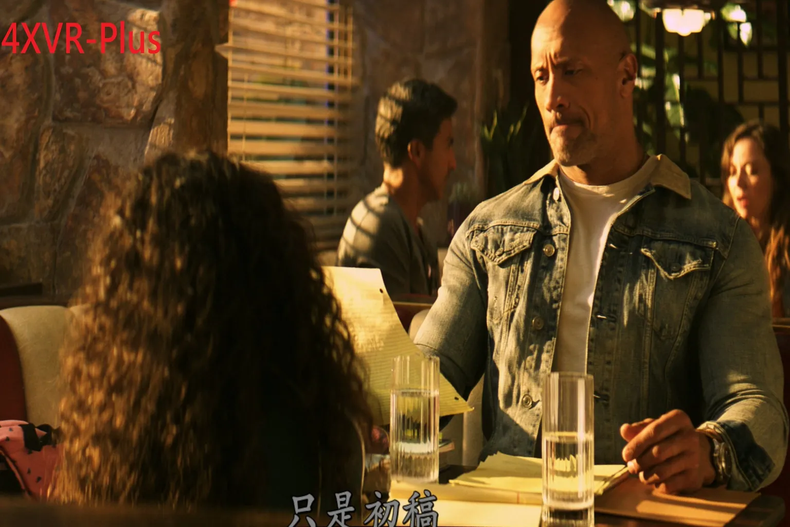 Playing Fast & Furious Presents: Hobbs & Shaw (2019) in 4XVR Plus mode, showing higher brightness but a yellowish tone that makes skin tones look slightly unnatural.