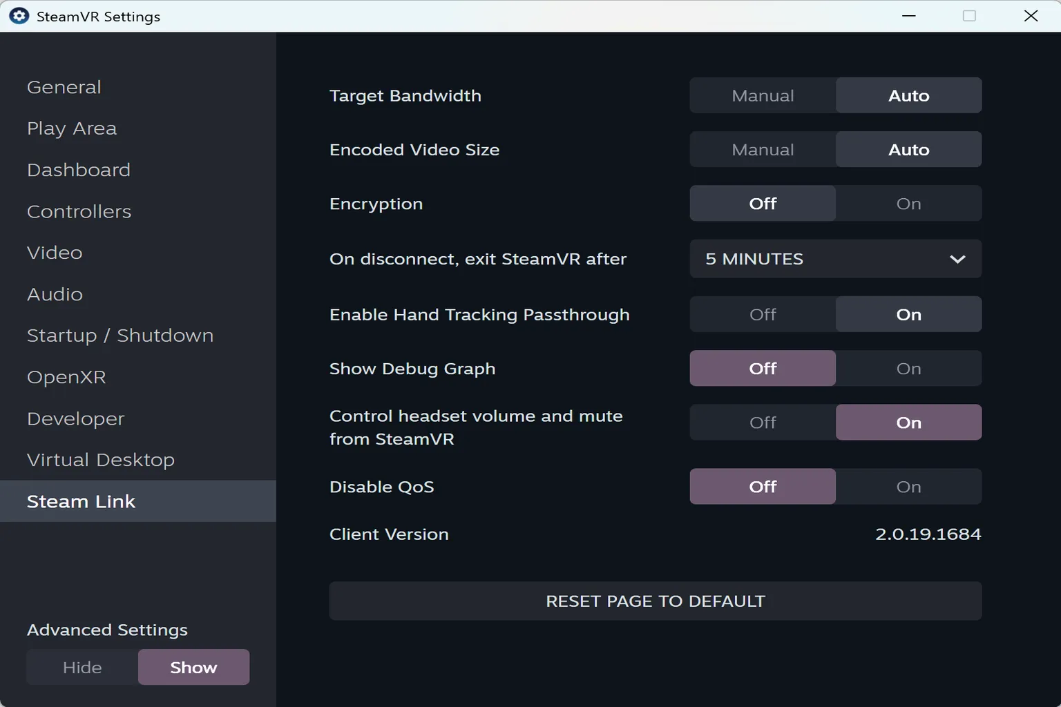 In Steam streaming settings, you can adjust target bandwidth, hand-tracking passthrough mode, and audio mute toggles.
