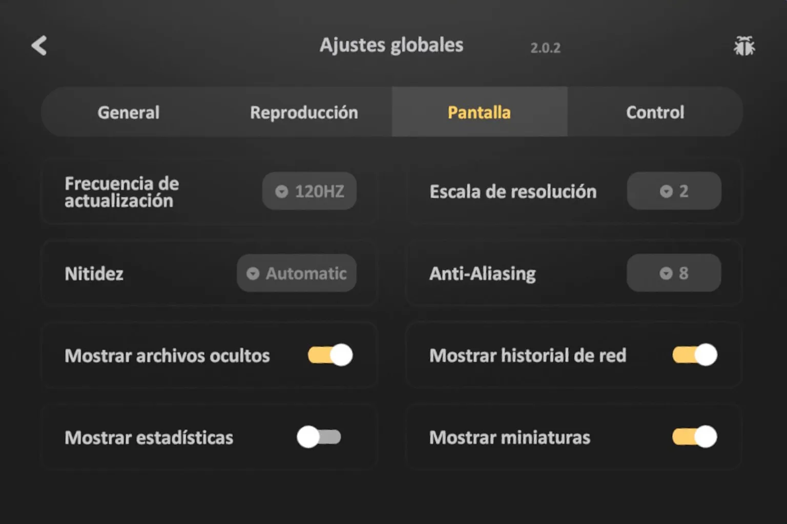 Página de ajustes de pantalla de SKYBOX VR con opciones configurables como frecuencia de actualización de 120 Hz, nitidez, anti-aliasing y estadísticas de rendimiento, disponibles únicamente en el modo Plus.