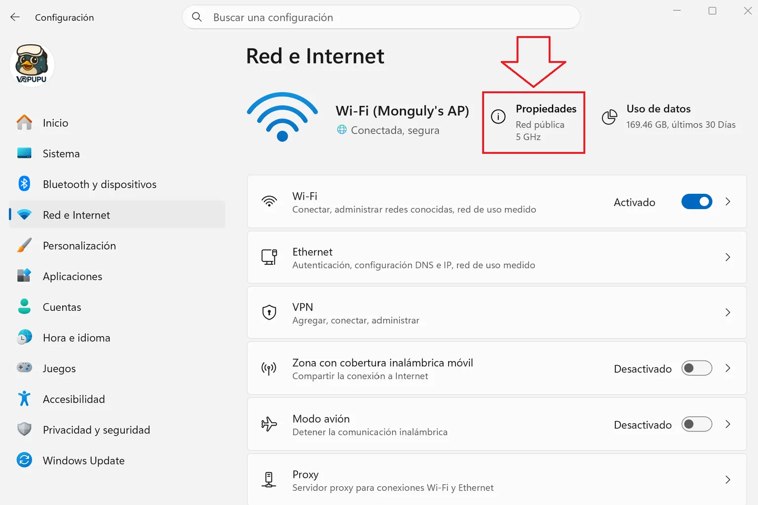 Configuración de Red e Internet de Windows 11 con las propiedades de Wi-Fi resaltadas