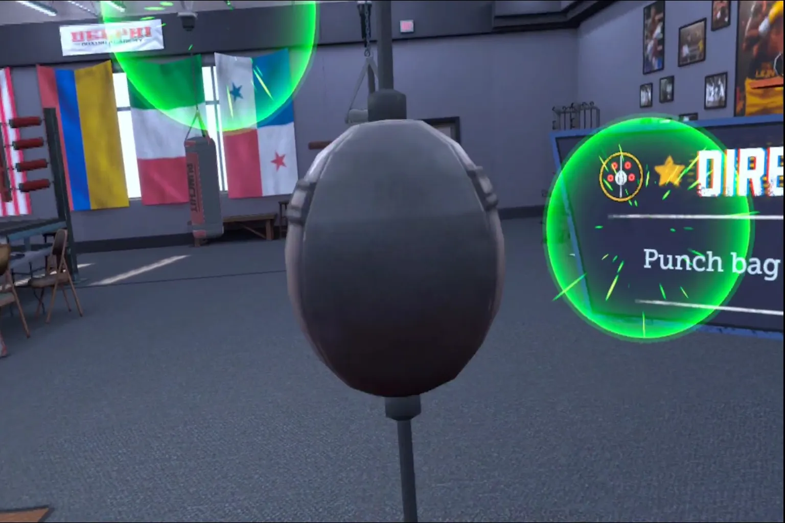 スプリングバッグが左右に揺れてるから、プレイヤーは拳を振って緑の光球=弱点を叩き込むんだ。