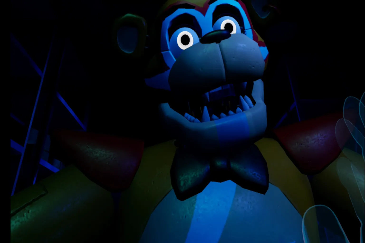 暗いシーンの中で至近距離に現れる Glamrock Freddy の顔のクローズアップ