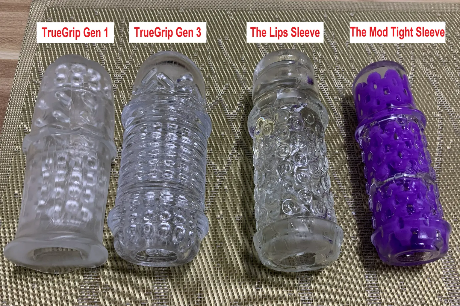 TrueGrip Gen 1、TrueGrip Gen 3、The Lips Sleeve、The Mod Tight Sleeveの外観を並べて比較している写真。