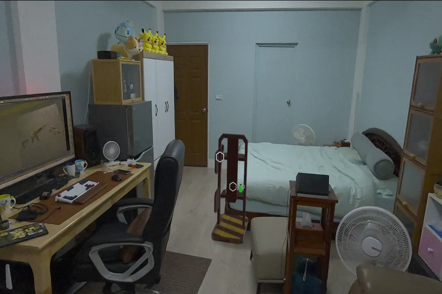 玩家房間中出現虛擬補給箱，結合現實場景與混合實境技術