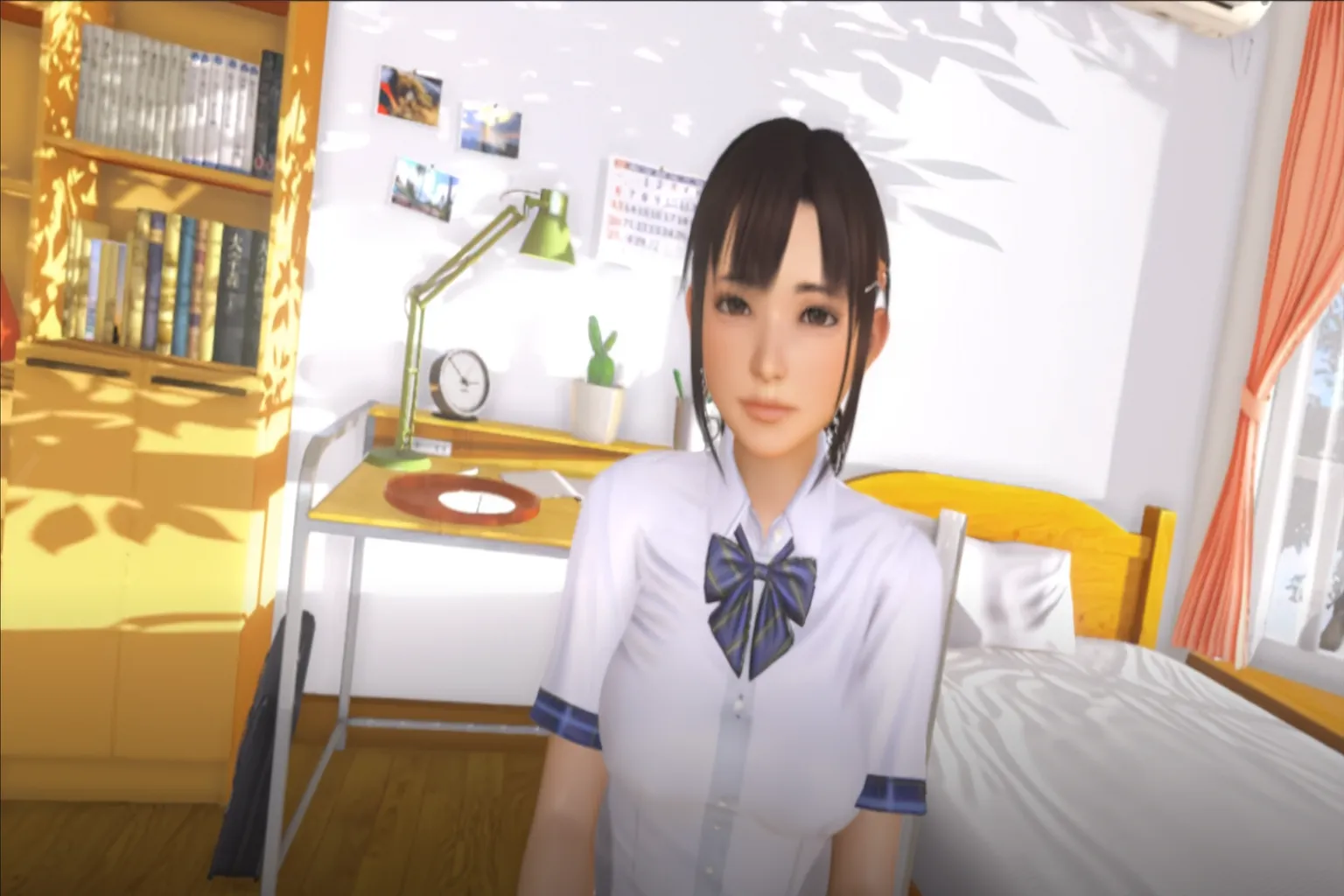VR Kanojo 遊戲中的女主角坐在臥室裡對你微笑，背景是日系書桌與書櫃，光影灑在牆面與床鋪上，呈現作品的房間佈置與角色建模風格